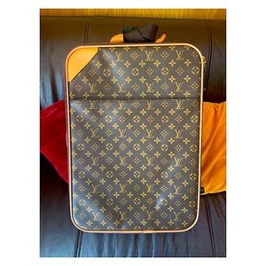 Louis Vuitton 21”x14”x7.5” Carry On Luggage